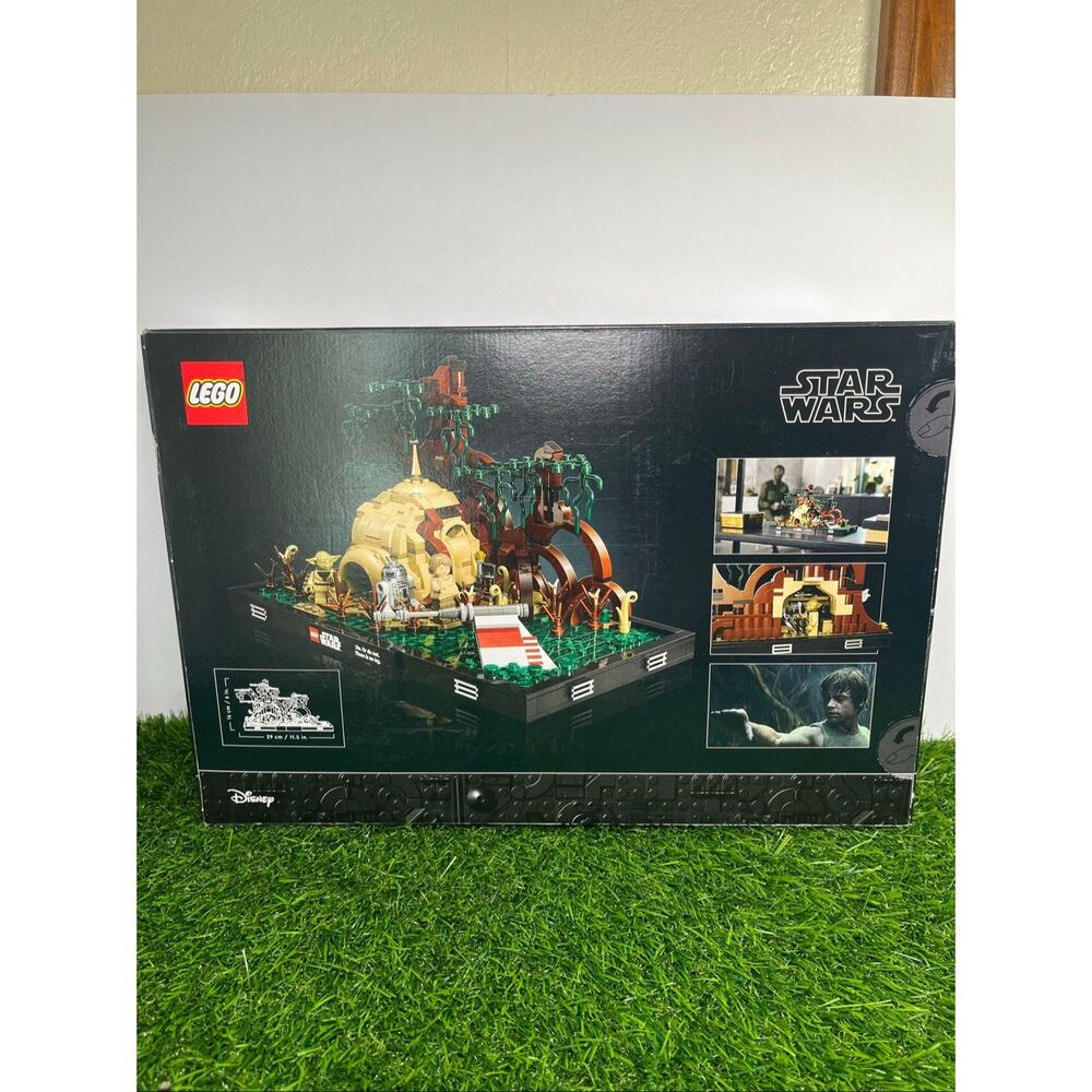 LEGO Star Wars 75330 Dagobah Jedi Training Diorama 1000 pcs NEW Sealed